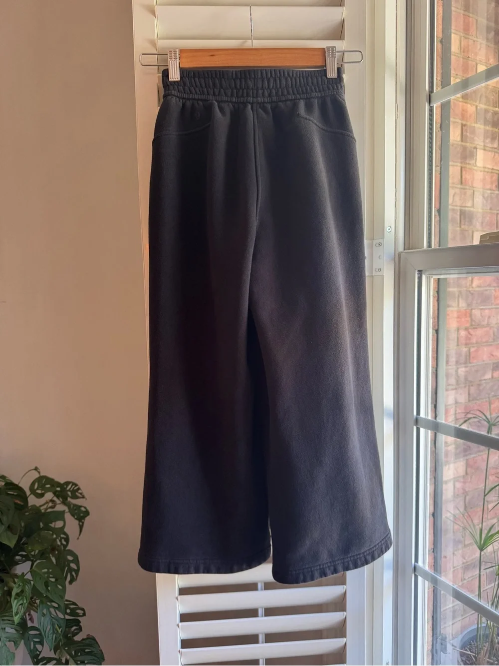 Lululemon Wide Leg Cropped Sweatpants